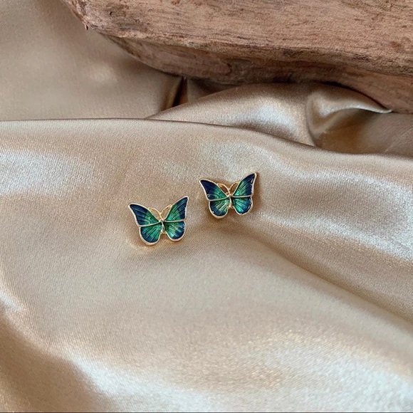 🦋FREE🦋 Buy one earrings get butterfly earrings for free - Picture 6 of 9